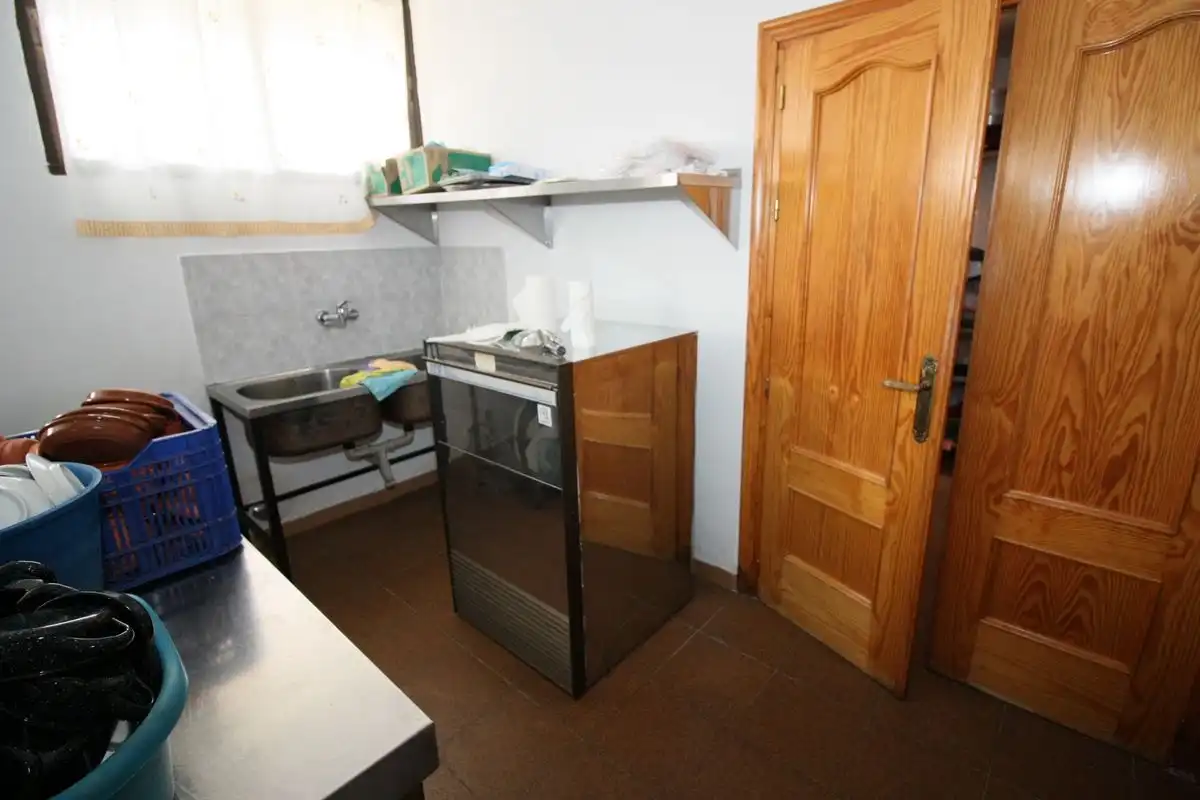 Cuina de Local en venda en Mombeltrán amb Aire condicionat