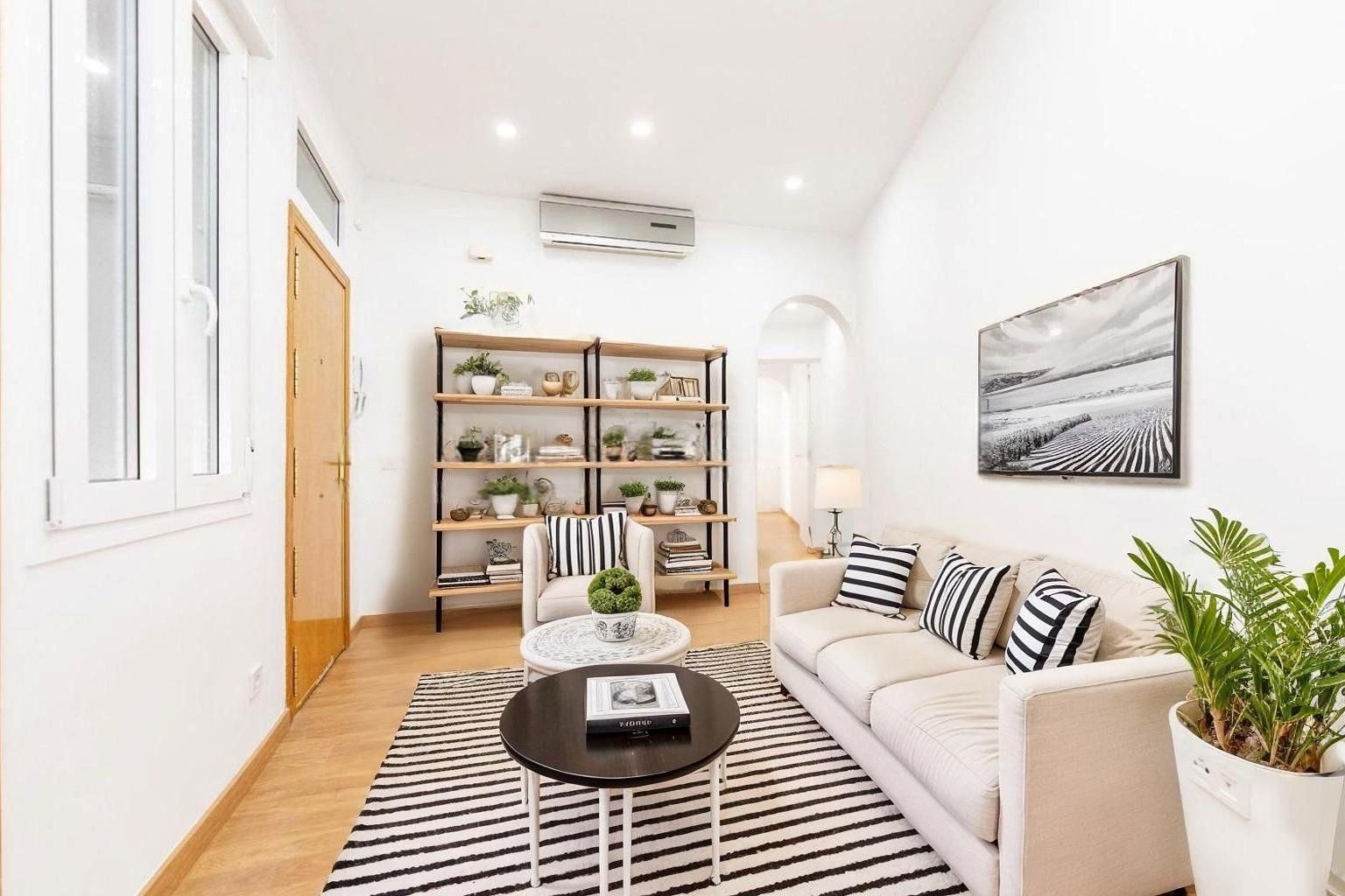 Living room of Apartment for sale in  Madrid Capital  with Heating