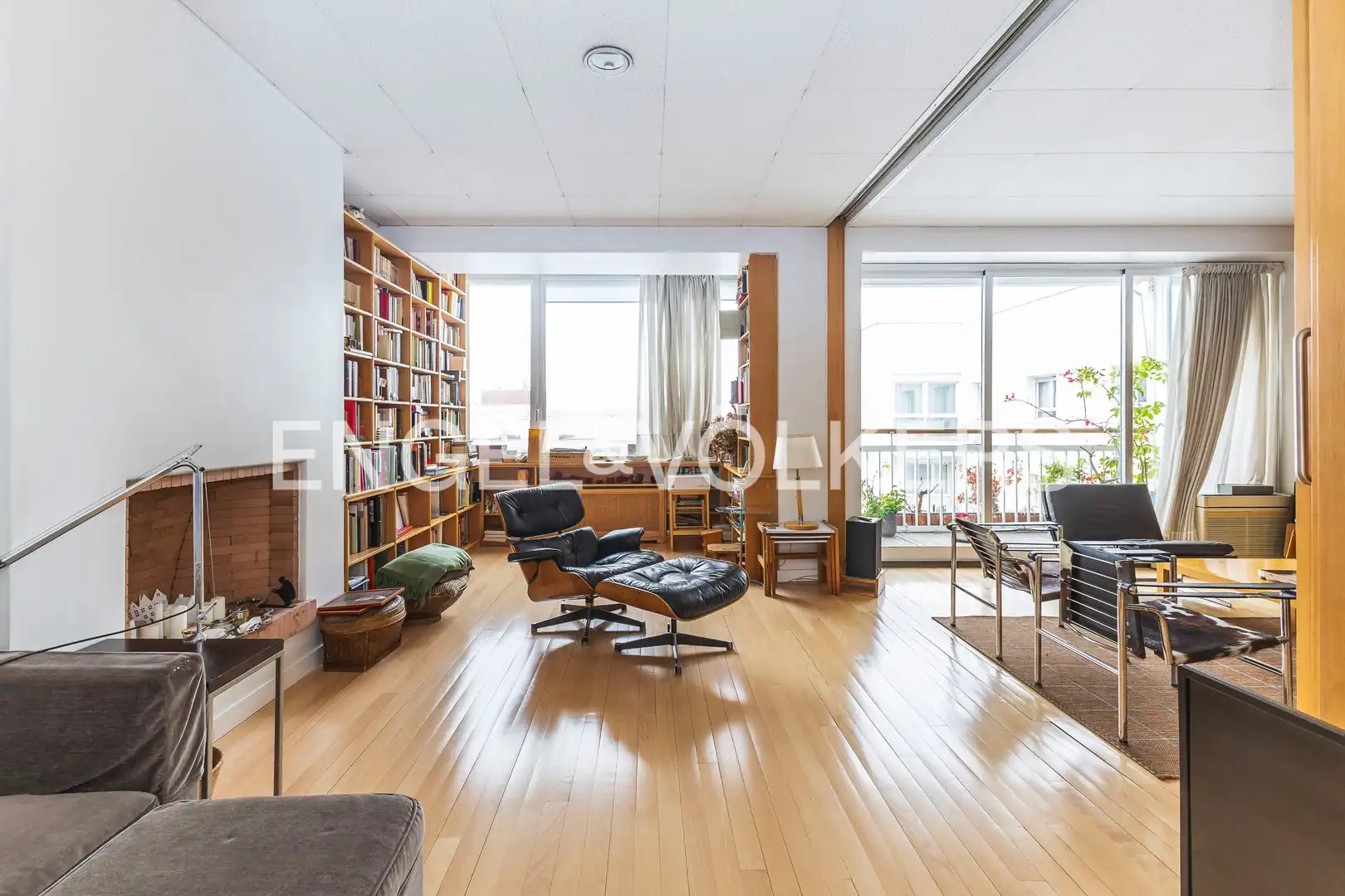 Living room of Flat for sale in Madrid  with Air Conditioner, Heating and Parquet flooring