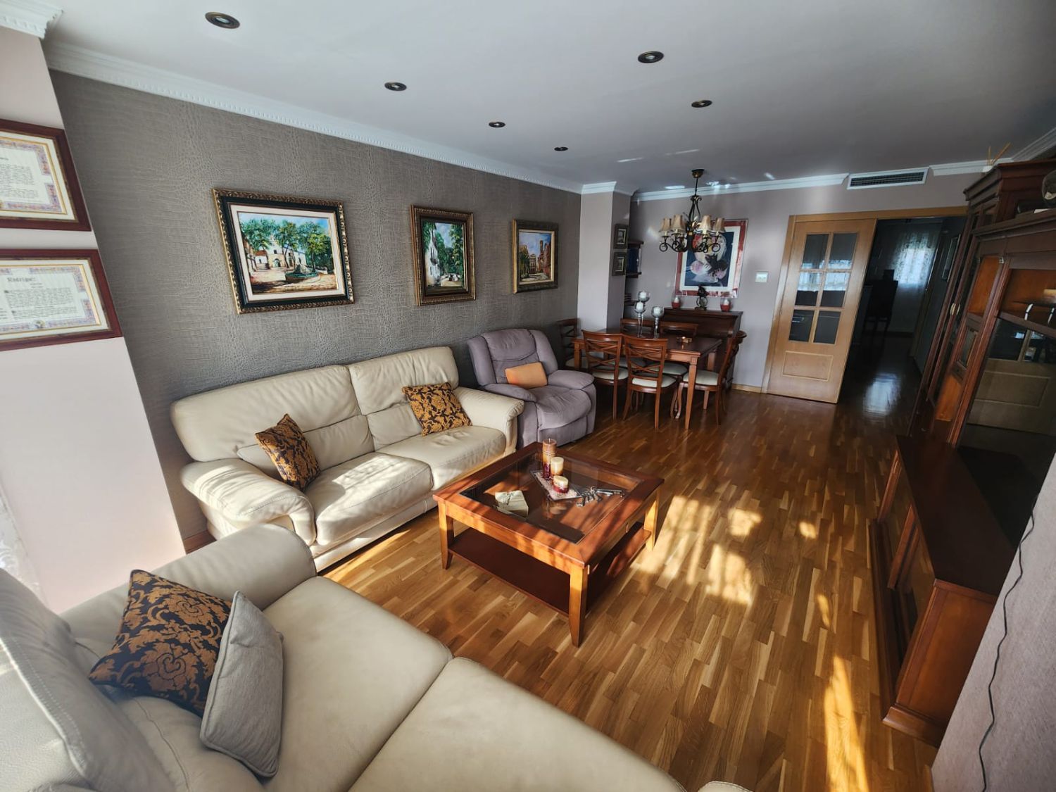 Living room of Flat for sale in Vila-real  with Air Conditioner, Heating and Parquet flooring