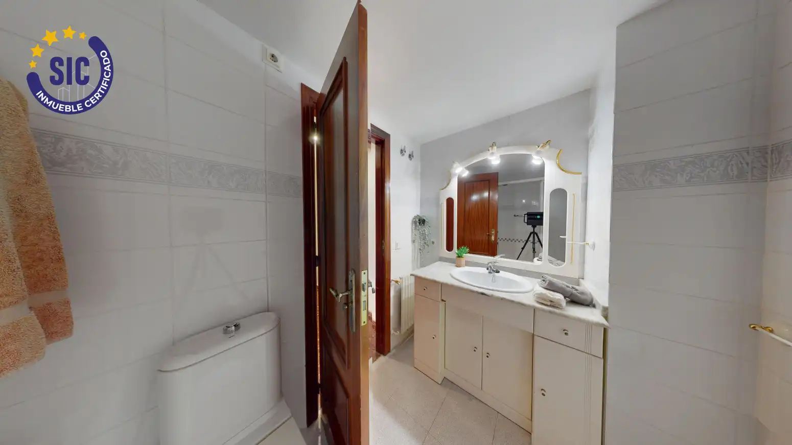 Baño de Piso en venta en Valencia con Calefacción y Amueblado