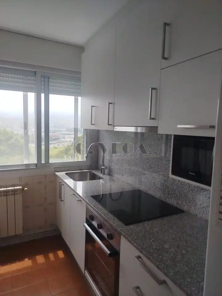 Cocina de Apartamento en venta en Vigo  con Calefacción y Trastero
