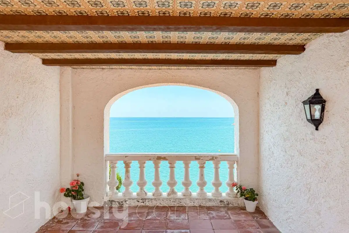 Terraza de Piso en venta en Sitges con Trastero, Amueblado y Piscina comunitaria