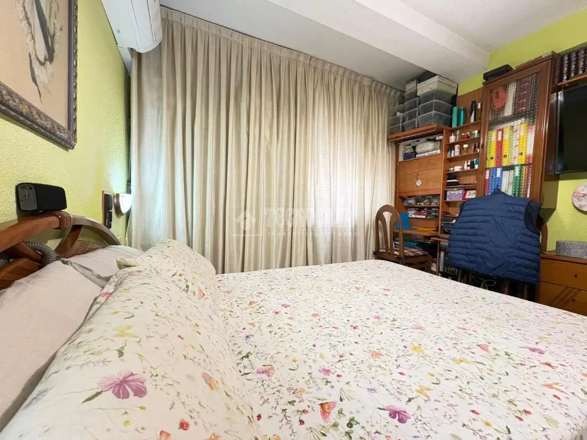 Flat for sale in Juan de la Cierva