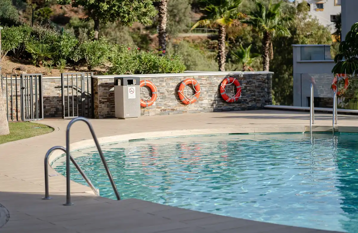 Piscina de Pis en venda en Marbella amb Terrassa i Piscina