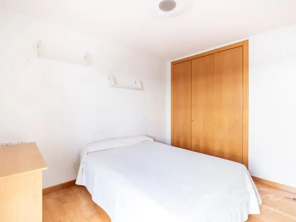 Bedroom of Attic for sale in Sant Cugat del Vallès  with Air Conditioner, Terrace and Swimming Pool