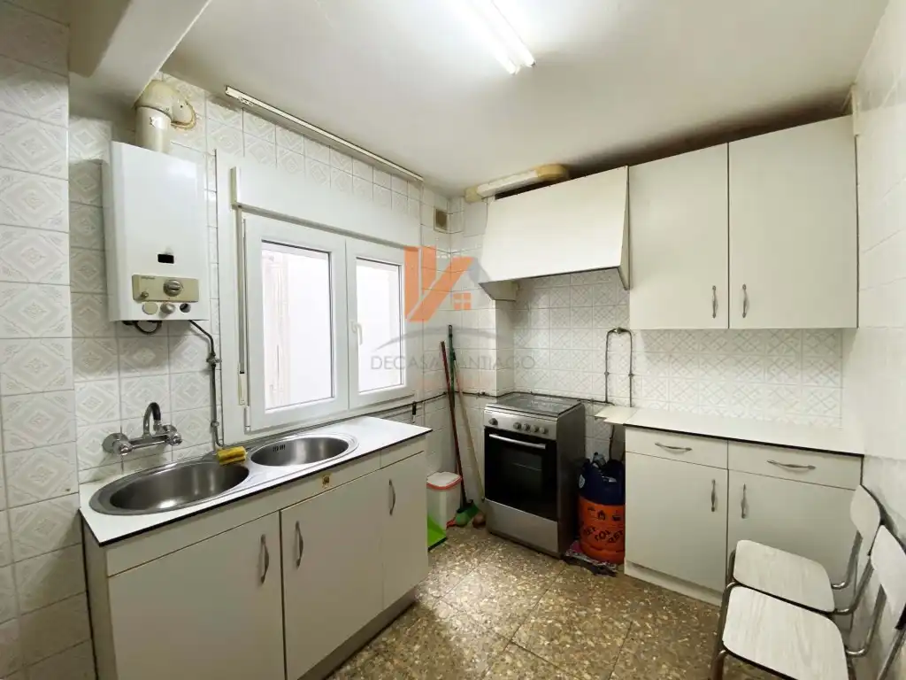 Cocina de Apartamento en venta en Santiago de Compostela 