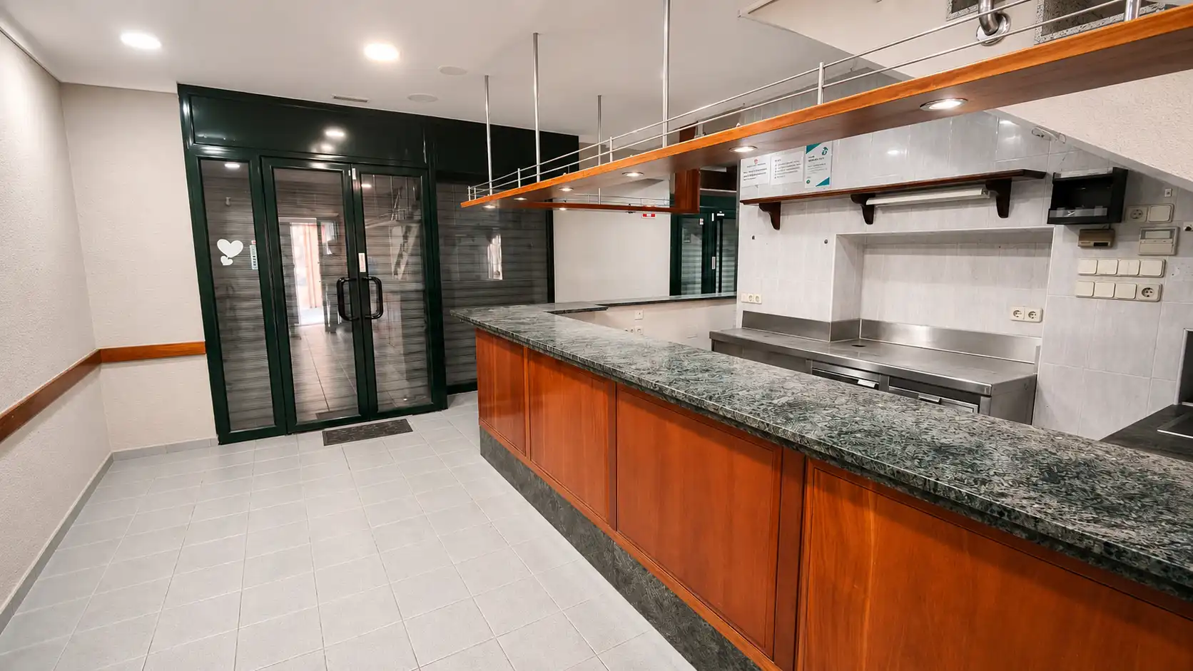 Cocina de Dúplex en venta en La Bisbal d'Empordà con Terraza, Balcón y Internet
