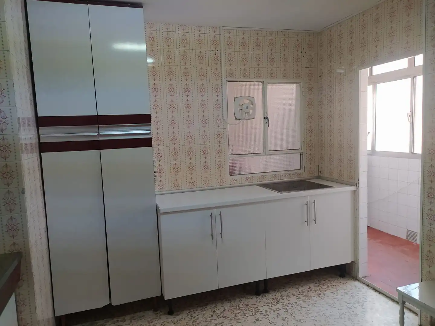 Kitchen of Flat for rent in Granada  with Heating, Furnished and Washing machine