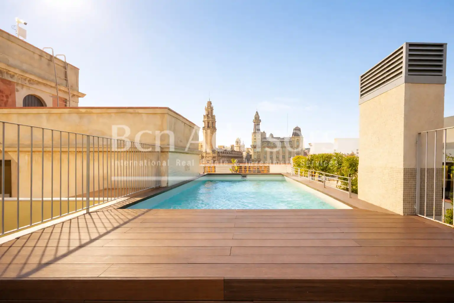 Swimming pool of Flat for sale in  Barcelona Capital  with Air Conditioner, Heating and Parquet flooring