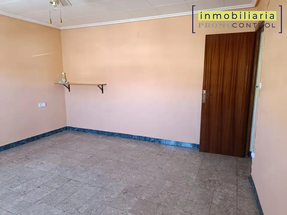 Einfamilien-Reihenhaus zum Verkauf in San Mateo de Gállego mit Terrasse, Möbliert und Mikrowelle