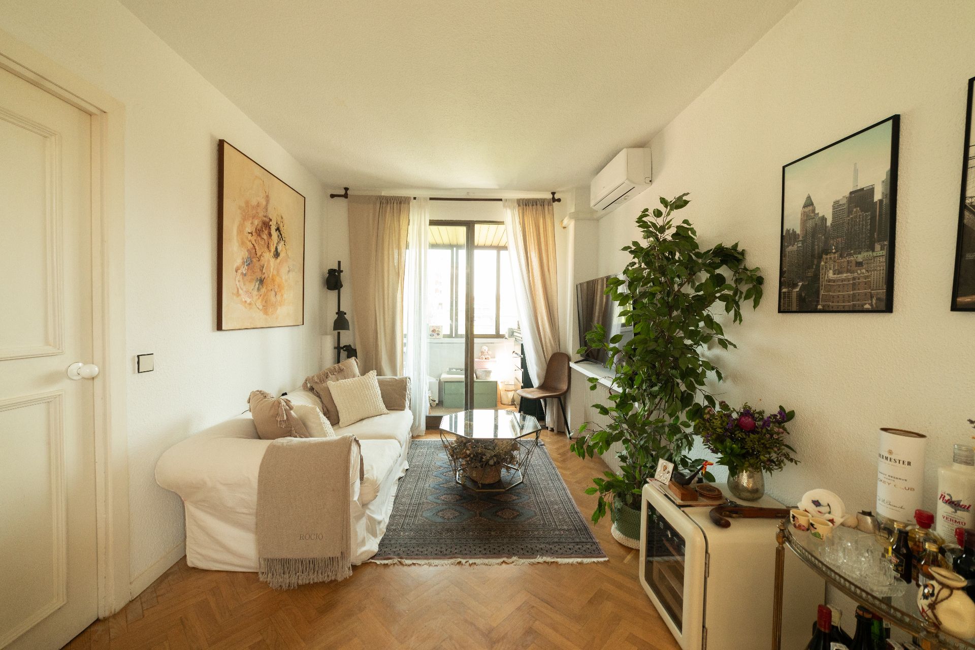 Sala d'estar de Àtic de lloguer en  Madrid Capital amb Aire condicionat, Calefacció i Parquet