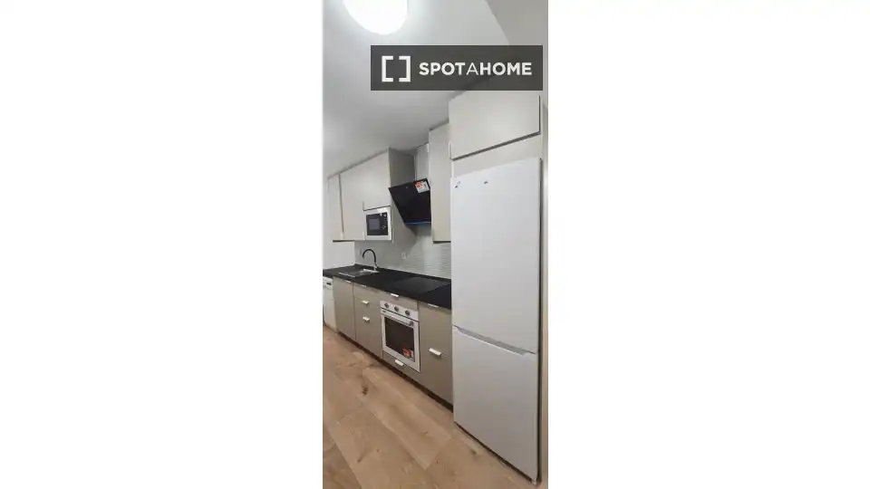 Küche von Wohnung zur untervermieten in Madrid mit Klimaanlage, Heizung und Terrasse