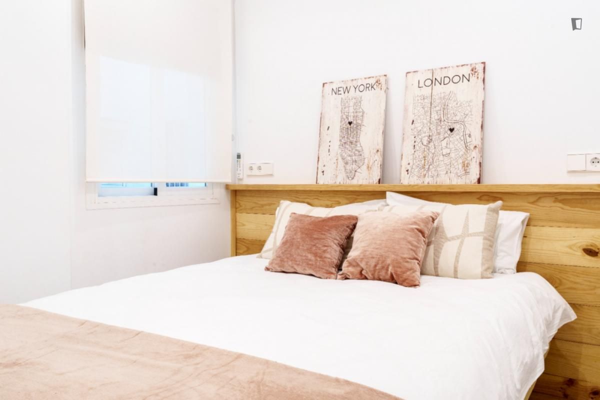 Dormitori de Apartament de lloguer en  Madrid Capital amb Aire condicionat, Moblat i Forn