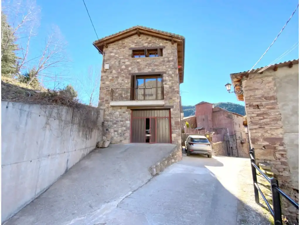 Vista exterior de Casa o chalet en venta en Bisaurri con Balcón