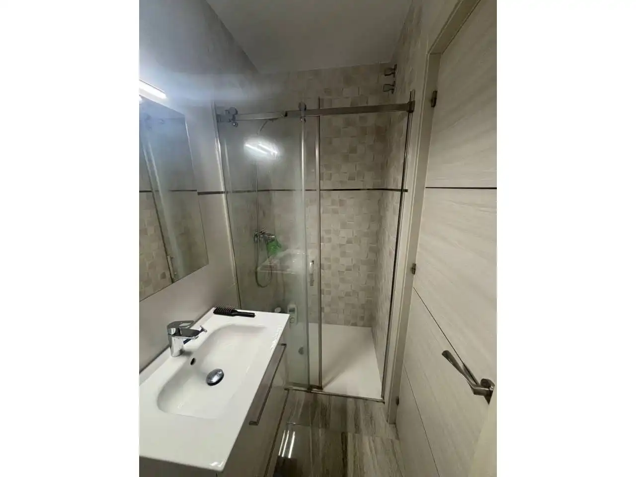 Baño de Casa adosada en venta en Dos Hermanas con Aire acondicionado, Calefacción y Jardín privado