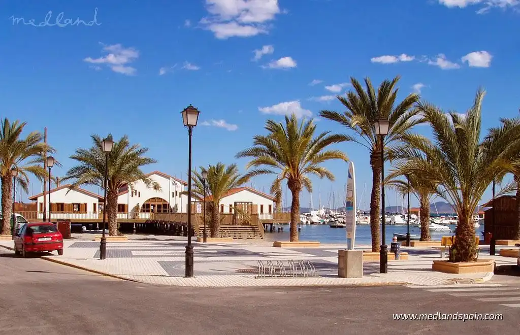 Vista exterior de Casa o xalet en venda en Los Alcázares amb Terrassa i Traster