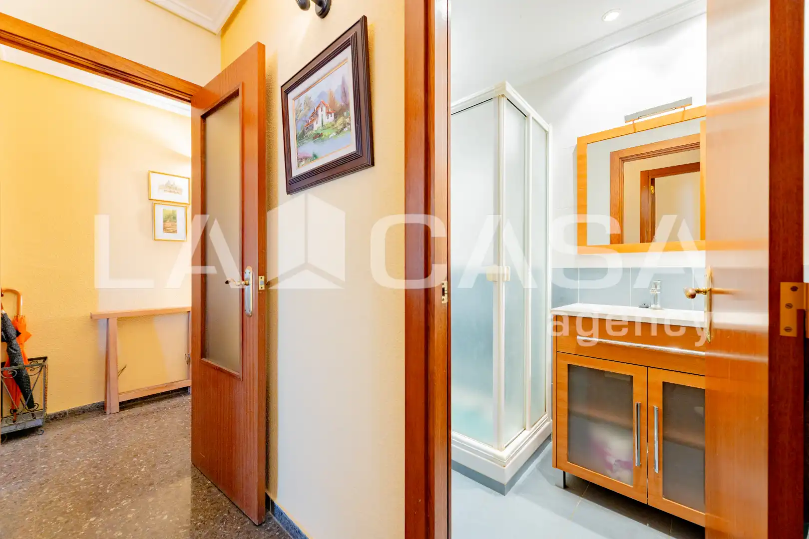 Flat for sale in Valencia  with Air Conditioner and Balcony