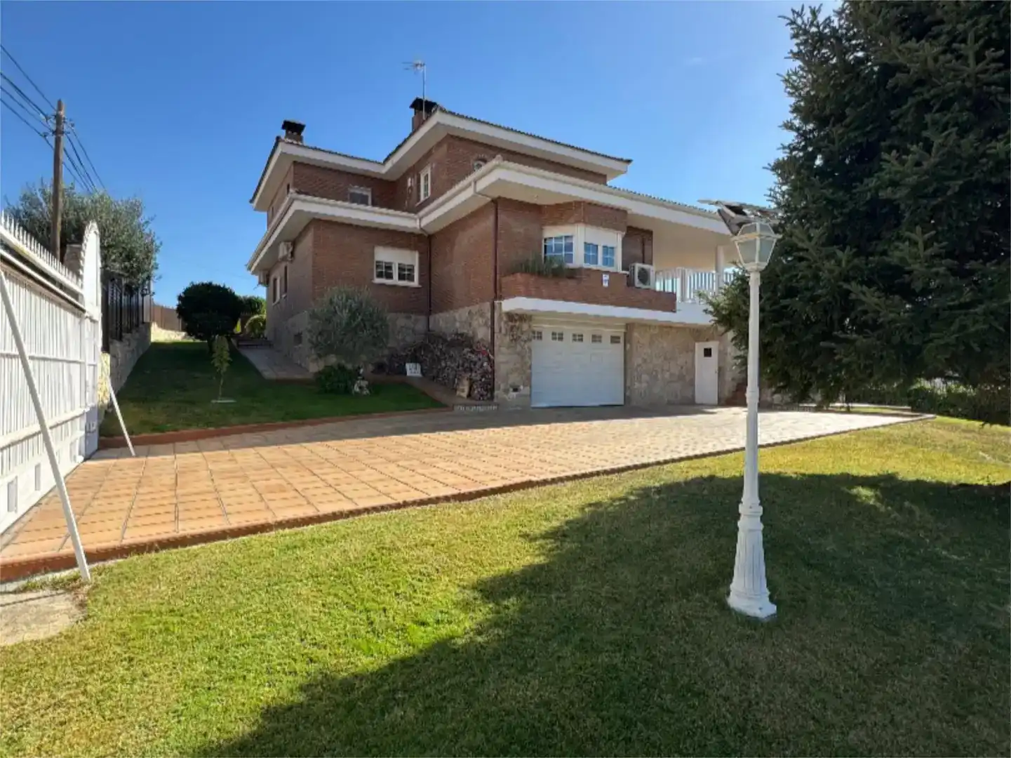 Vista exterior de Casa o chalet en venta en Móstoles con Aire acondicionado, Jardín privado y Trastero