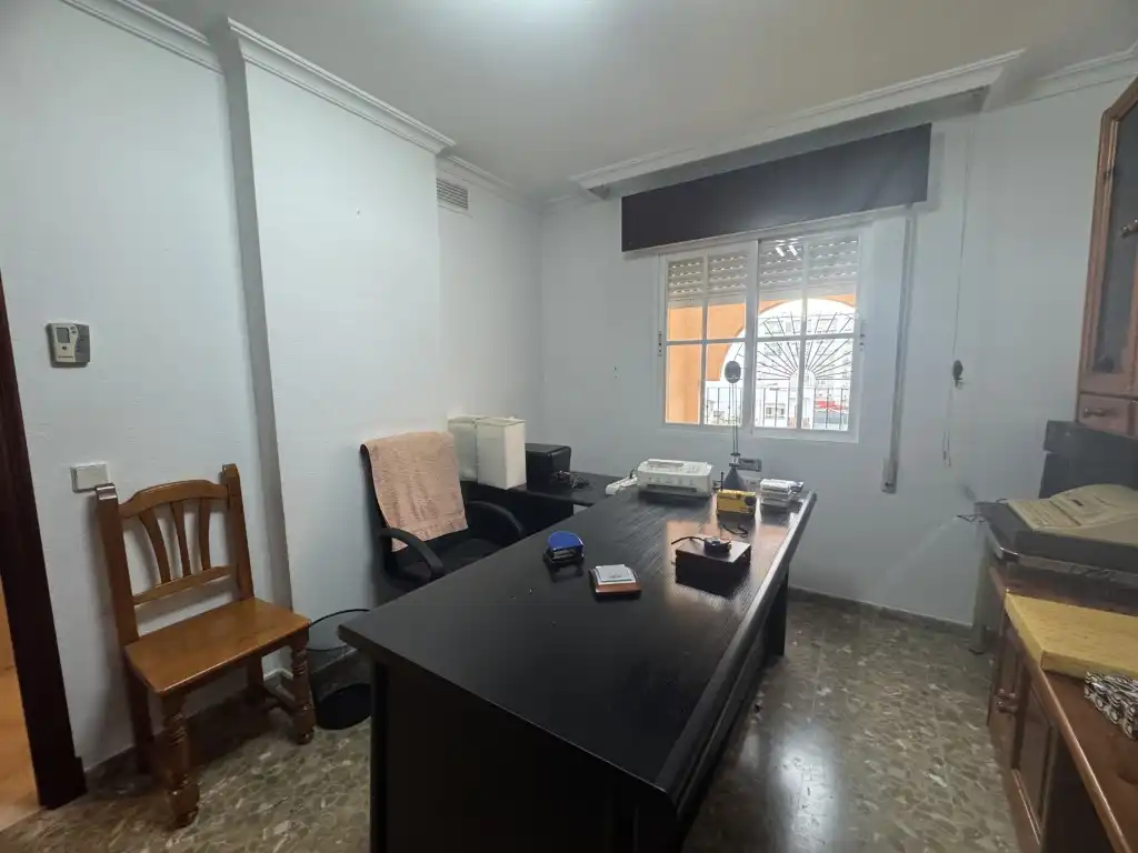Haus oder Chalet zum Verkauf in Algeciras mit Ofen und Waschmaschine