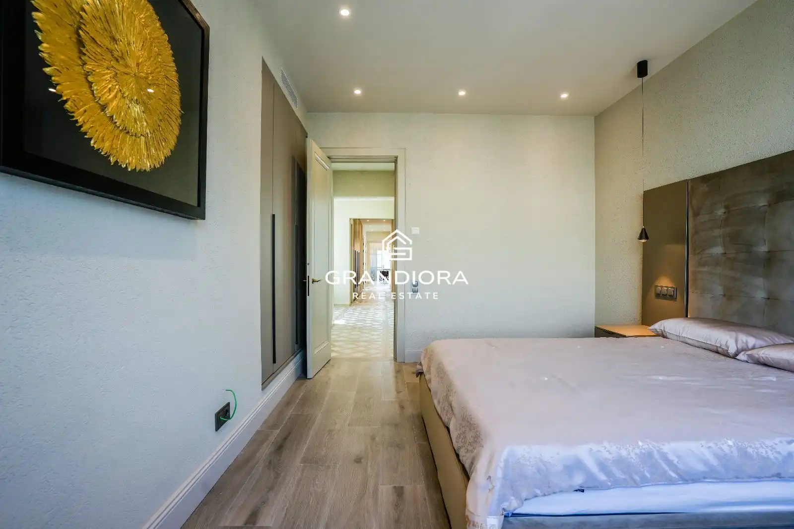 Dormitori de Apartament de lloguer en Badalona amb Aire condicionat, Calefacció i Moblat