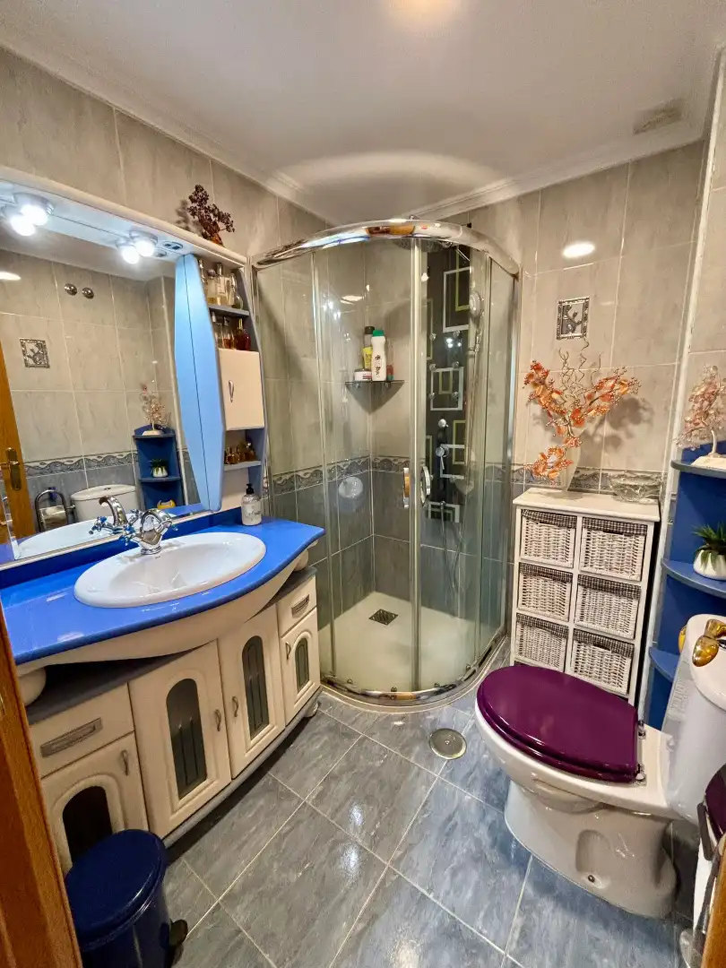 Baño de Casa adosada en venta en Parla con Aire acondicionado, Calefacción y Jardín privado