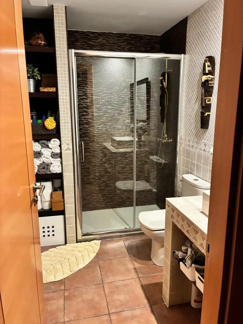 Badezimmer von Einfamilien-Reihenhaus zum Verkauf in Soria Capital  mit Heizung, Privatgarten und Terrasse