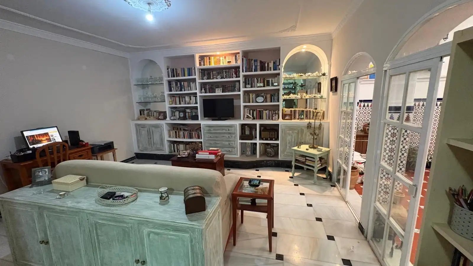 Sala d'estar de Casa adosada en venda en Chiclana de la Frontera amb Terrassa