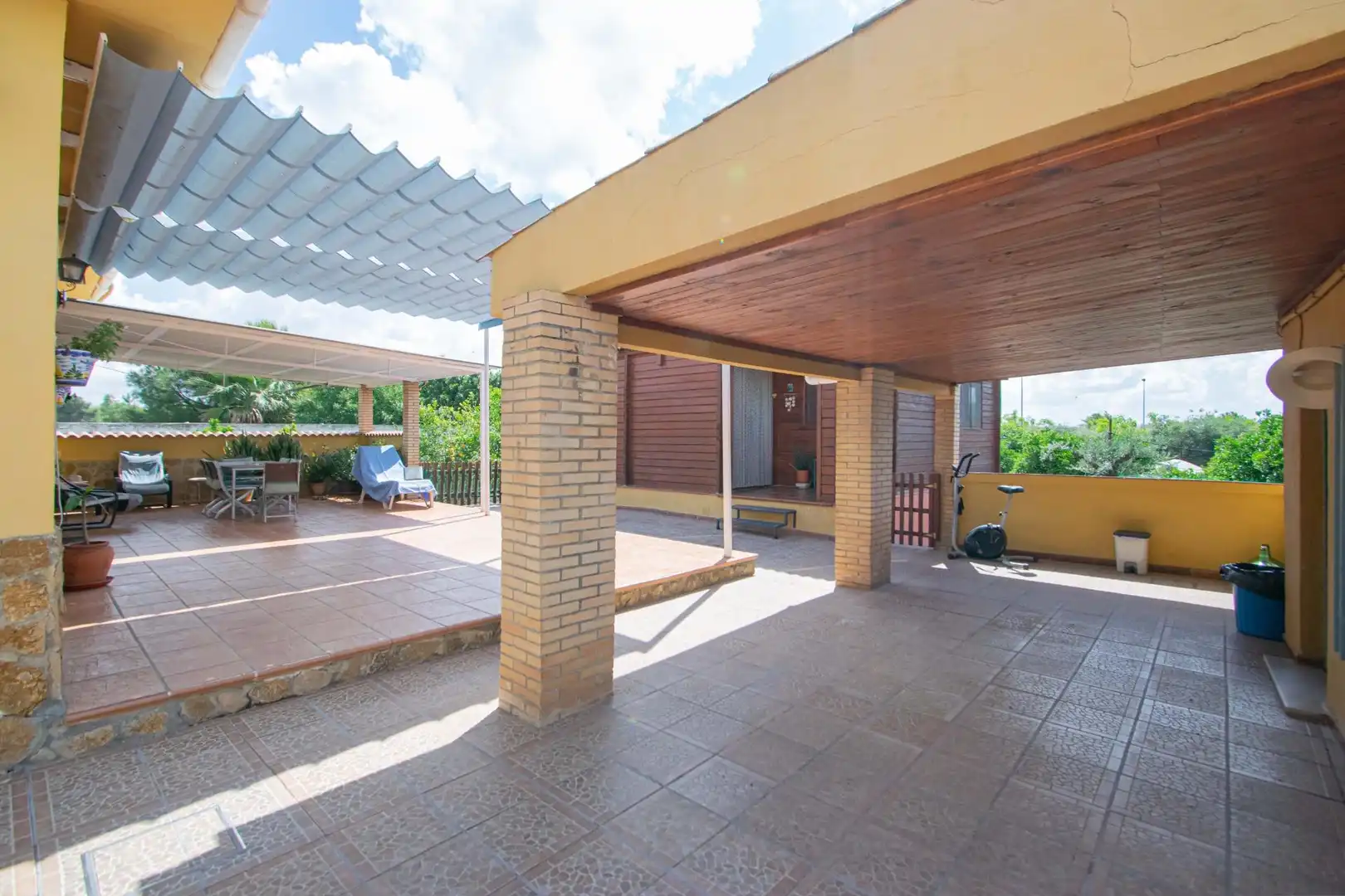 Terrace of Houses for sale in Mairena del Aljarafe  with Air Conditioner, Heating and Private garden