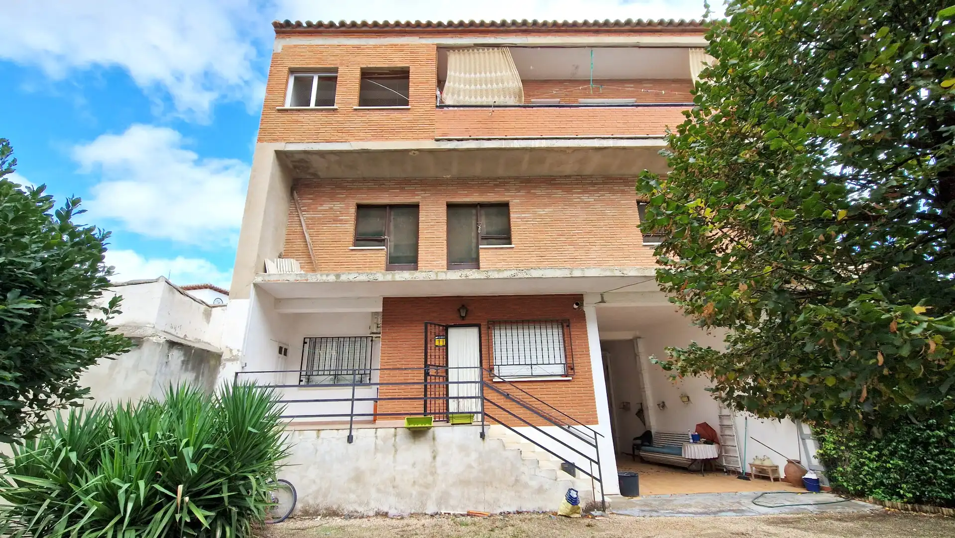 Exterior view of Buildings for sale in Huerta de Valdecarábanos