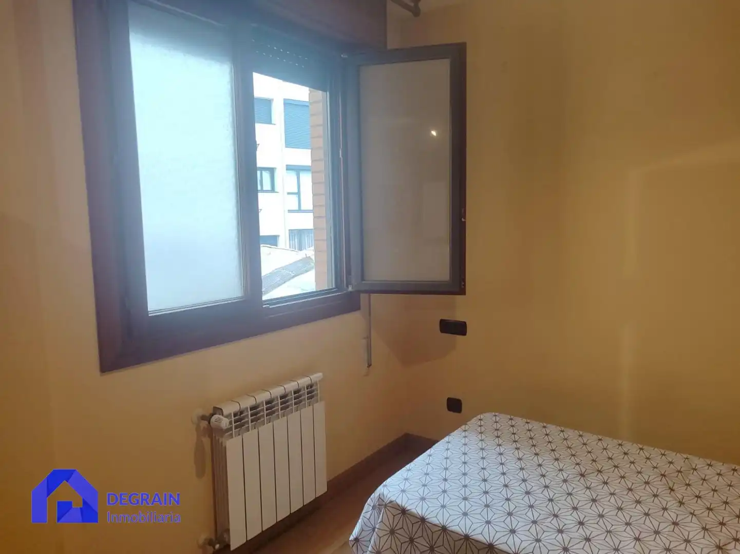 Dormitori de Pis en venda en Oviedo 