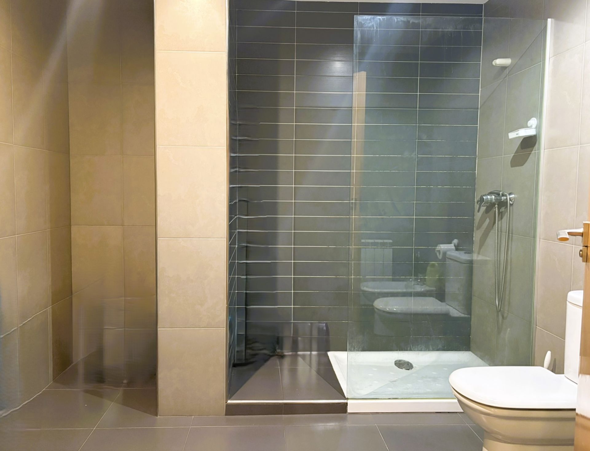 Bathroom of Flat for sale in Bellpuig  with Air Conditioner, Heating and Terrace
