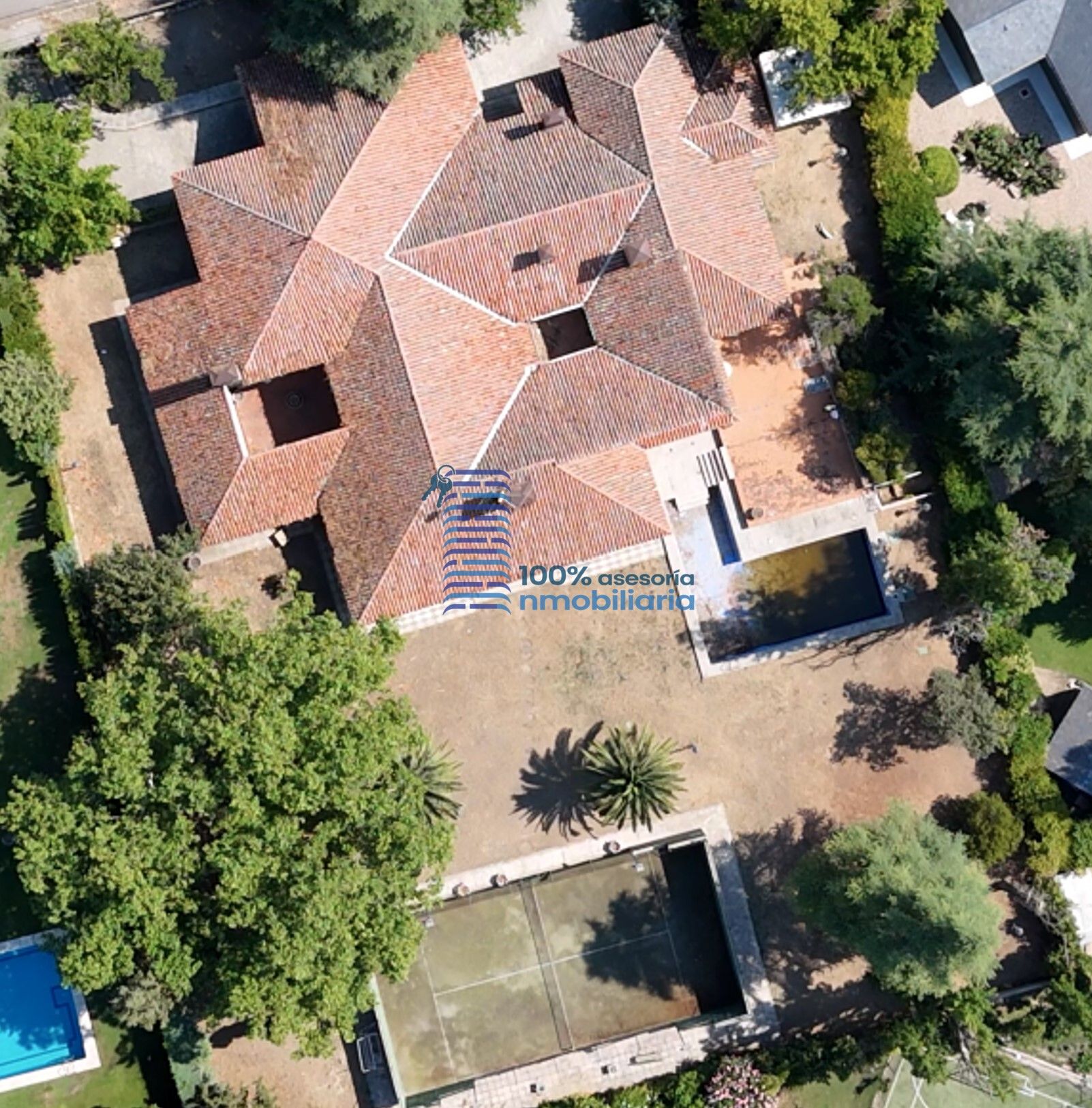 Vista exterior de Casa o xalet en venda en  Madrid Capital amb Aire condicionat, Calefacció i Jardí privat