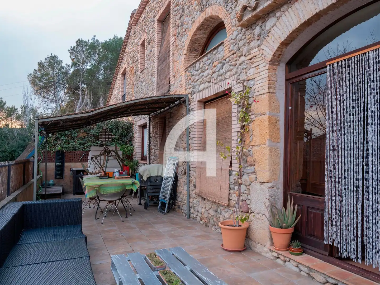 Terraza de Finca rústica en venta en Sant Miquel de Fluvià con Calefacción, Piscina y Amueblado