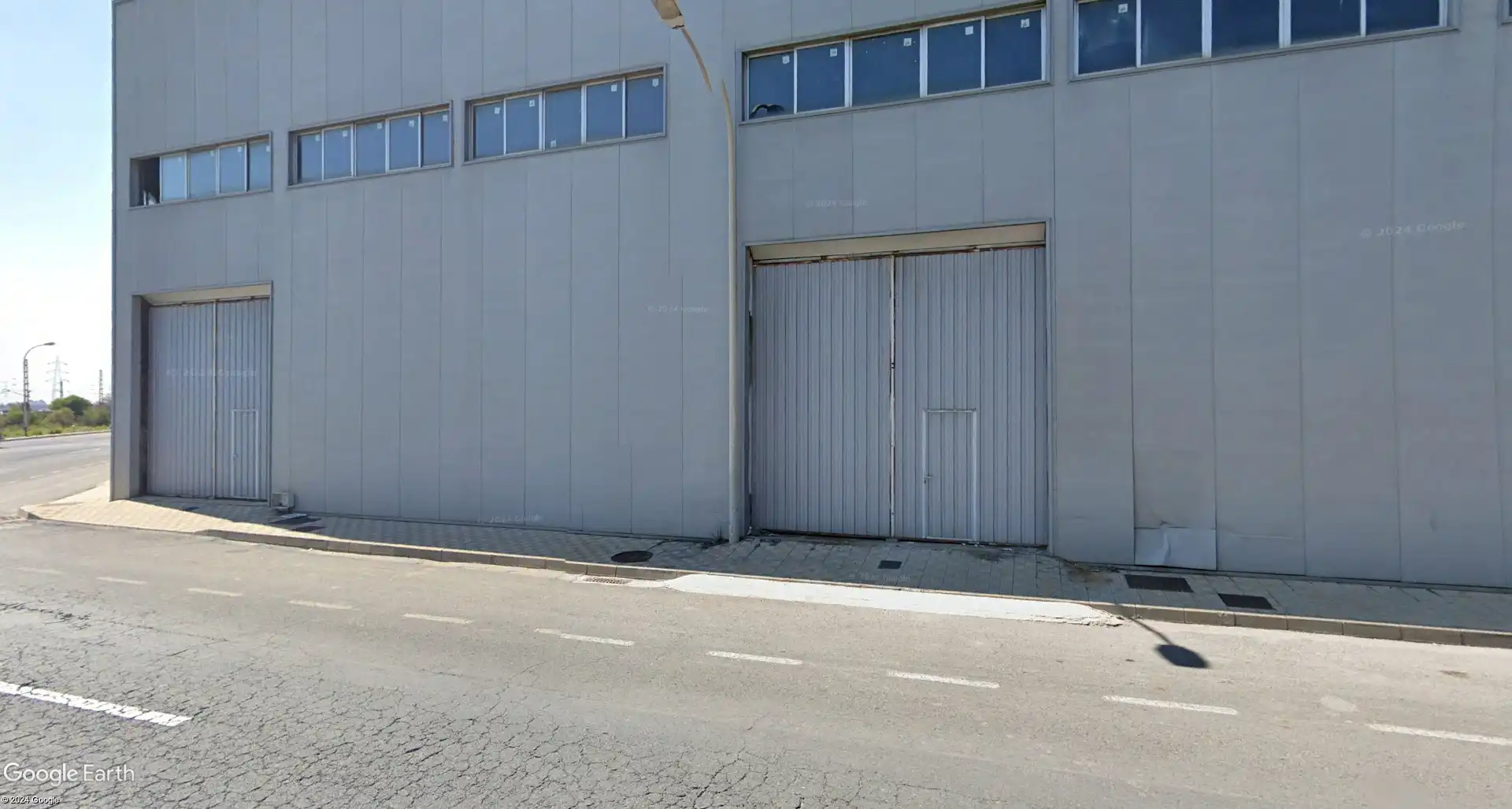 Außenansicht von Fabrikhallen zur Miete in Huelva