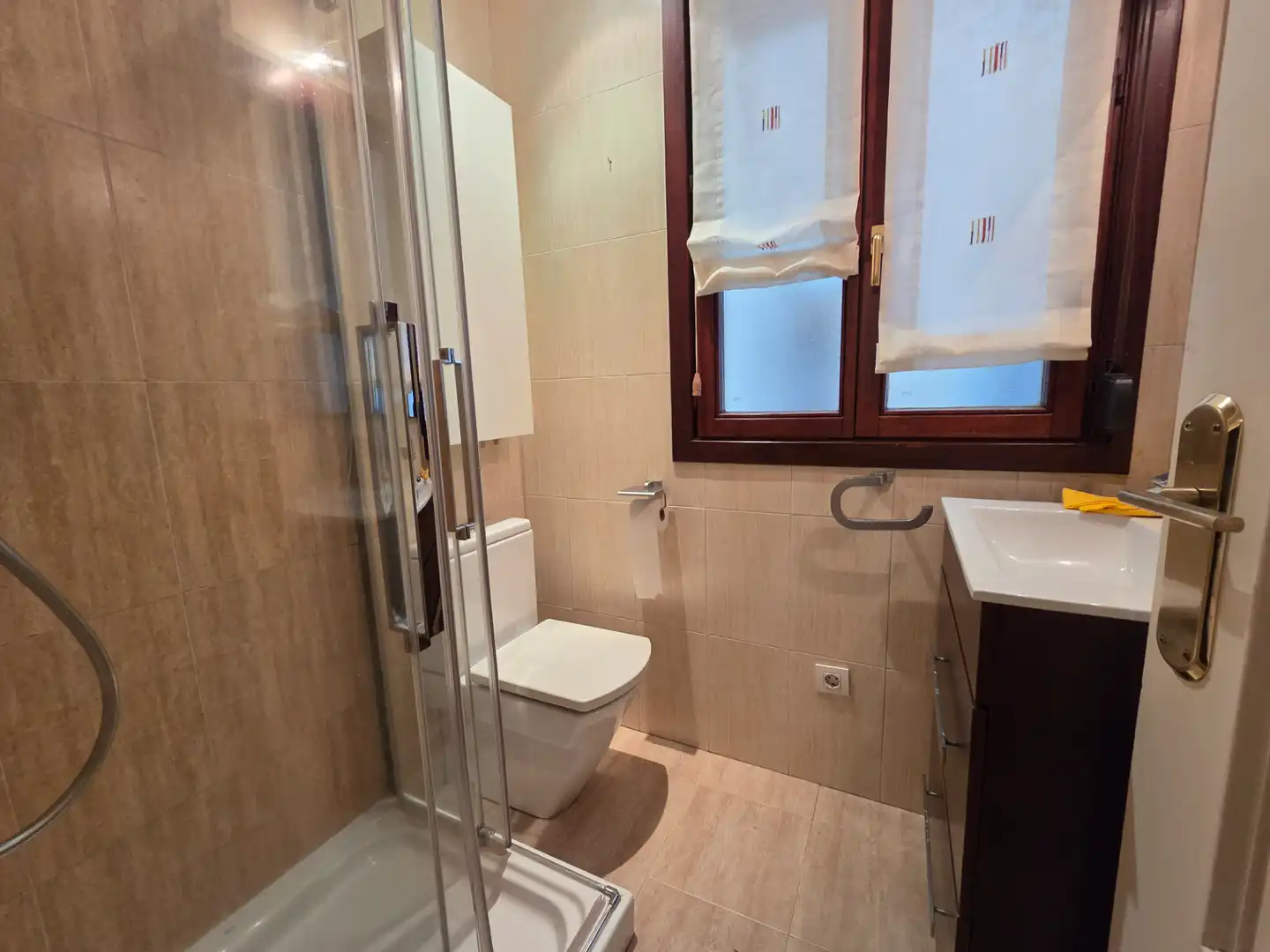 Badezimmer von Wohnung zum Verkauf in Bilbao  mit Klimaanlage, Heizung und Möbliert