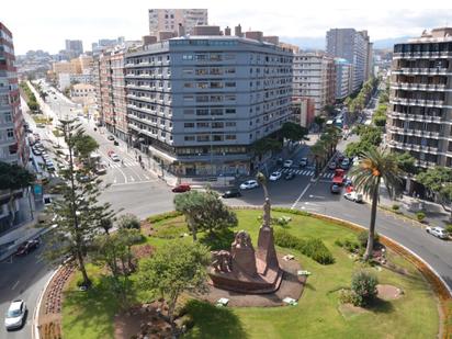 Exterior view of Flat for sale in Las Palmas de Gran Canaria  with Furnished and Balcony