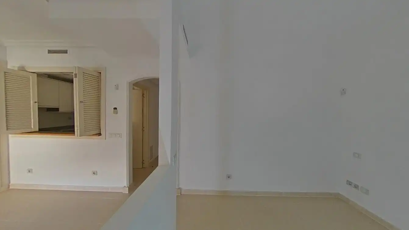 Flat for sale in Madrid  with Storage room, Swimming Pool and Oven