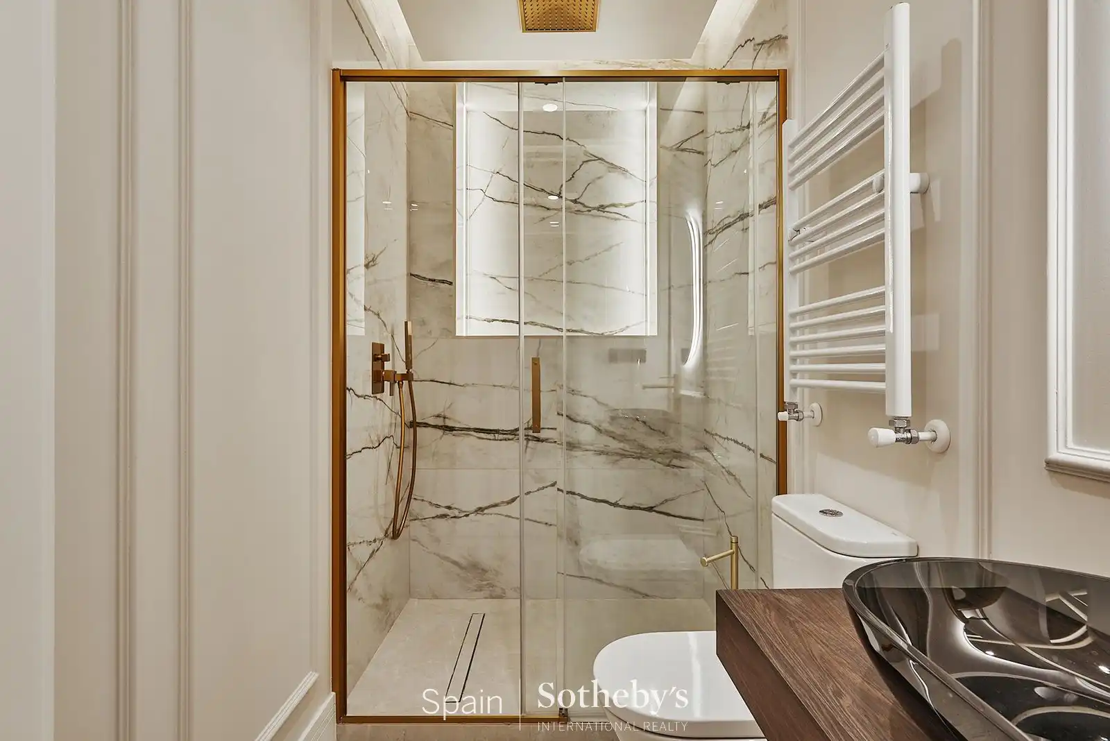 Badezimmer von Wohnungen zum Verkauf in Madrid mit Klimaanlage, Heizung und Terrasse