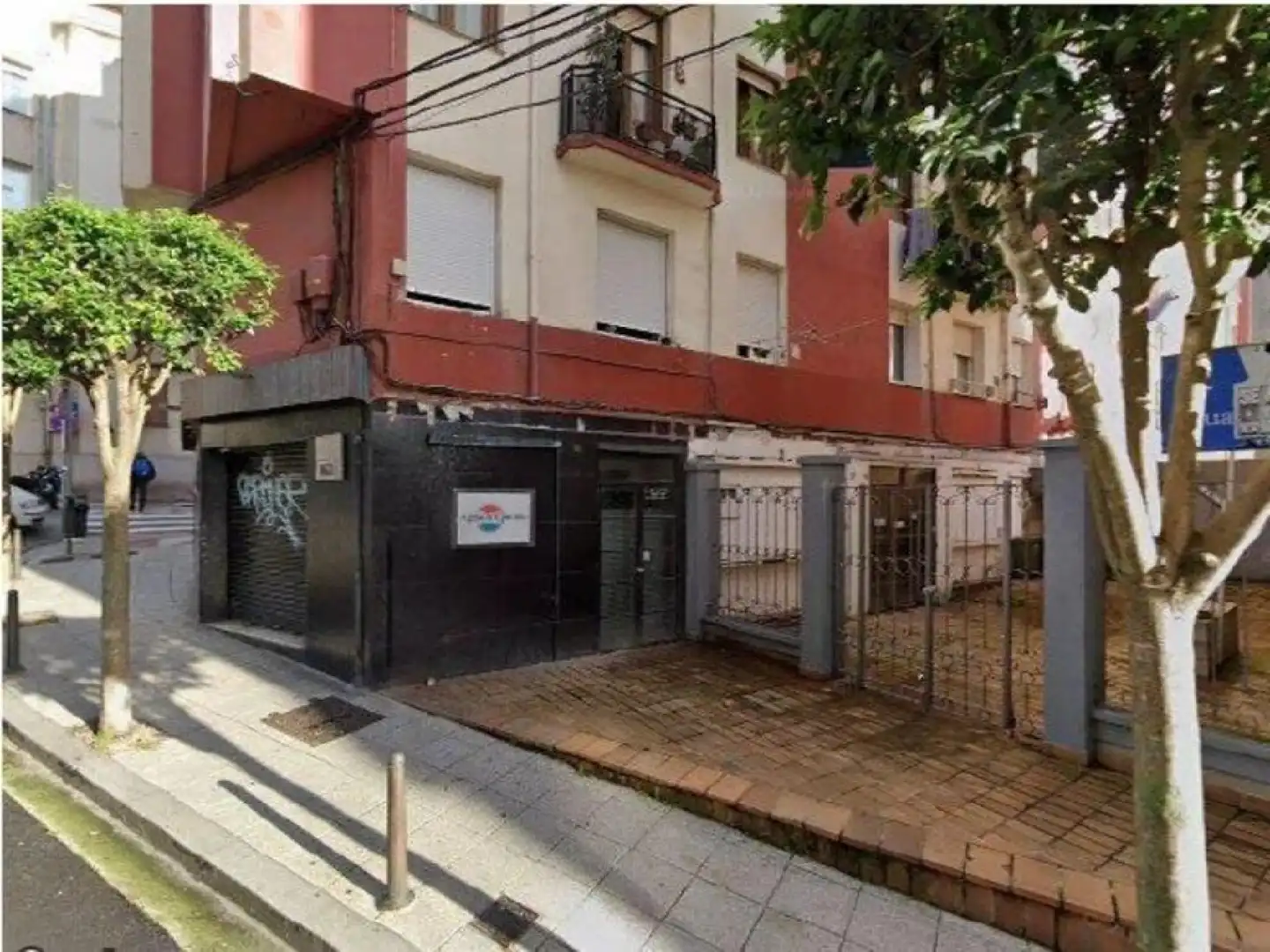 Vista exterior de Piso en venta en Cuatro Caminos
