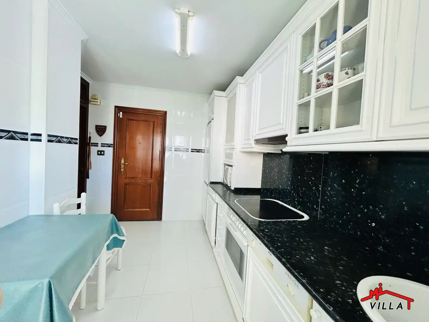 Cocina de Piso en venta en Laredo con Calefacción, Terraza y Amueblado
