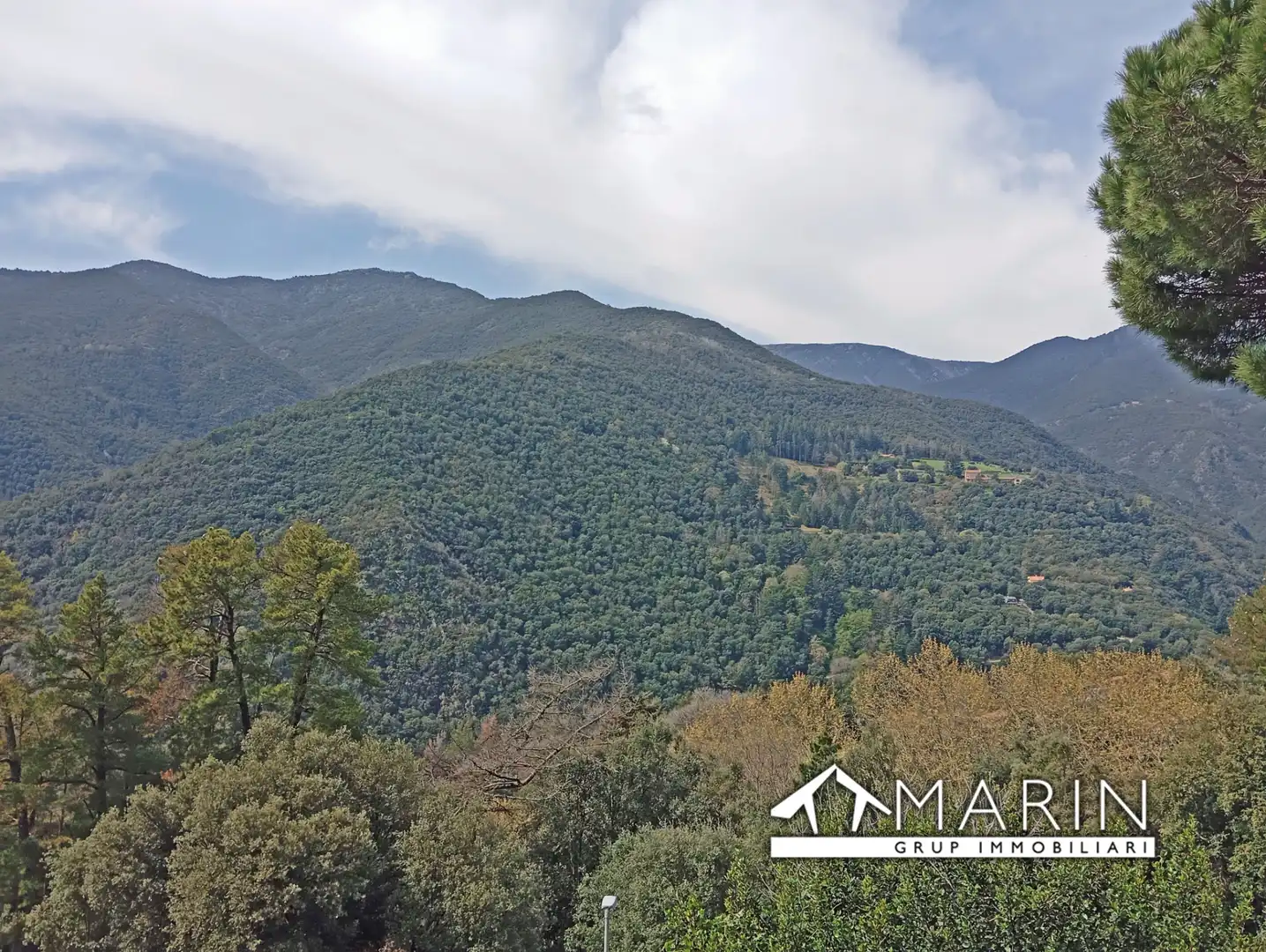 Einfamilien-Reihenhaus zum Verkauf in Montseny mit Heizung, Parkett und Terrasse