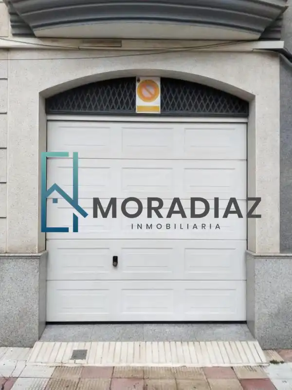 Exterior view of Garage for sale in Don Benito