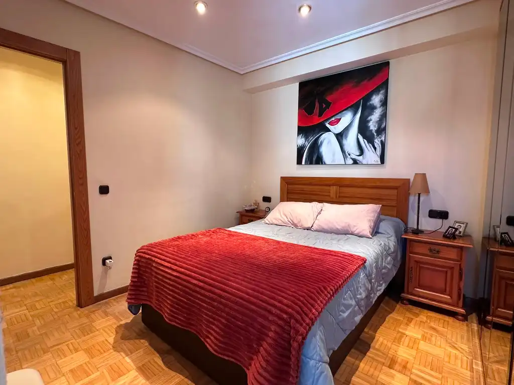Habitación de Piso en venta en Gijón  con Calefacción, Parquet y Horno