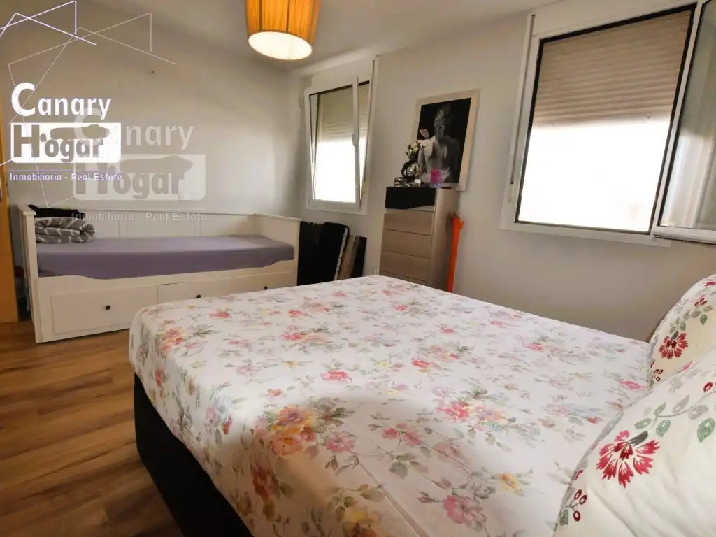 Schlafzimmer von Dachboden zum Verkauf in San Miguel de Abona mit Heizung, Privatgarten und Balkon