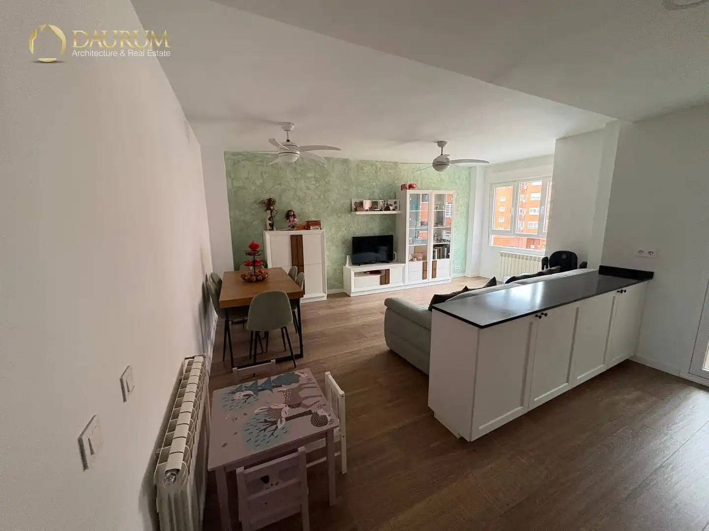 Living room of Flat for sale in Madrid  with Heating, Terrace and Storage room