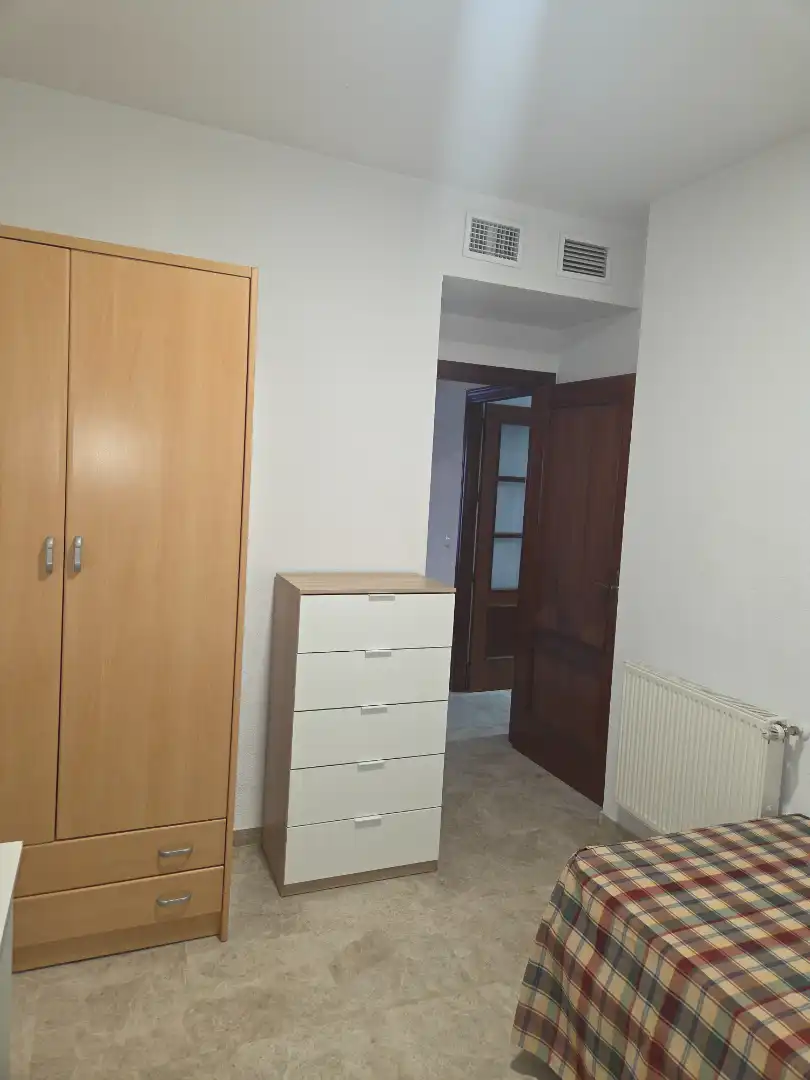 Habitación de Piso de alquiler en Badajoz con Aire acondicionado, Calefacción y Jardín privado