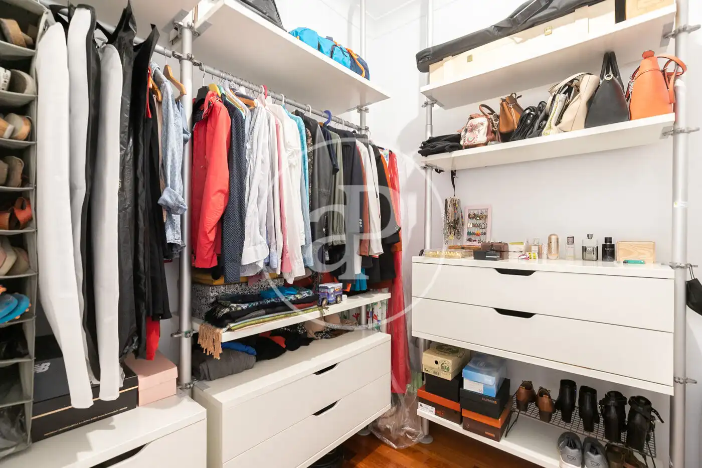 Piso en venta en Barcelona con Calefacción, Amueblado y Balcón