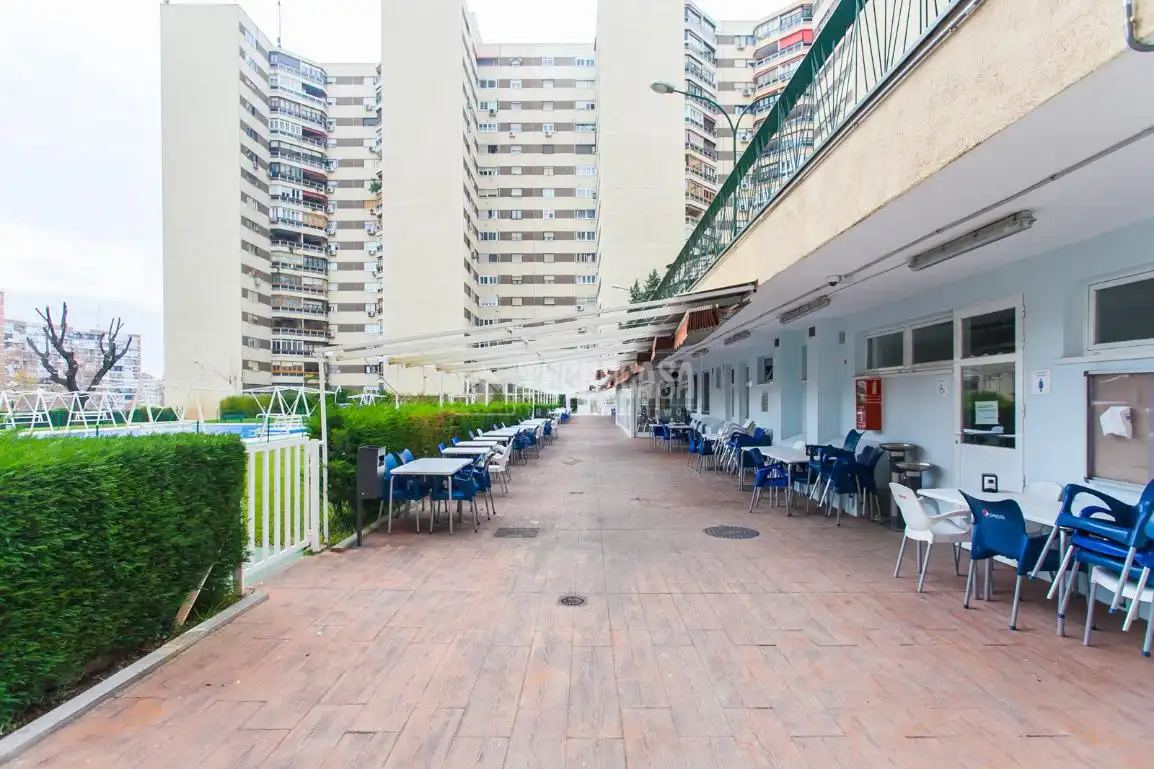 Terraza de Piso en venta en Madrid con Calefacción, Piscina y Piscina comunitaria