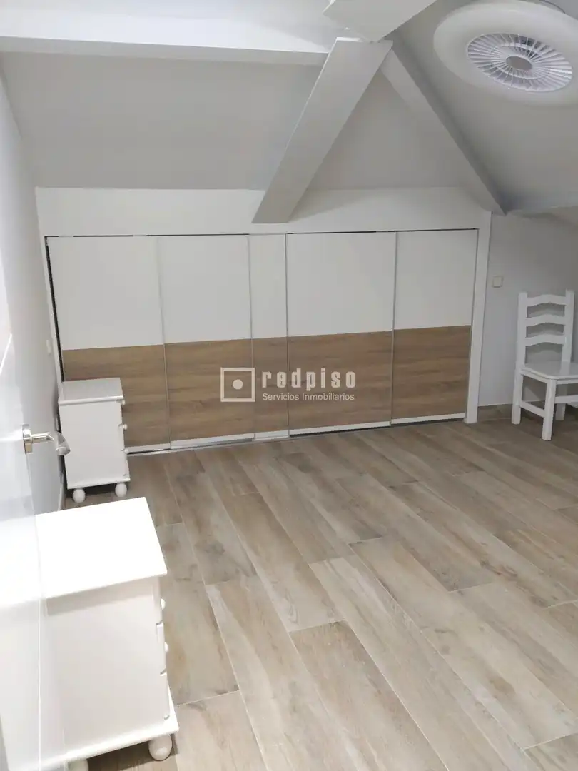 Habitación de Dúplex en venta en Navalcarnero con Aire acondicionado, Calefacción y Terraza